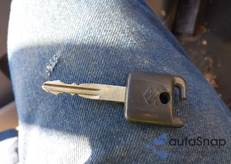 2011 Suzuki Equator Sport from USA, damaged, VIN 5Z61D0CW2BC422461